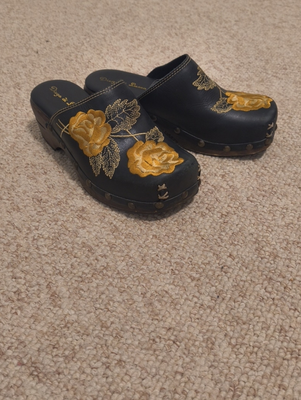 Diego di Lucca Brazil Womens Black Leather Clogs Mules Studded Floral 7 US